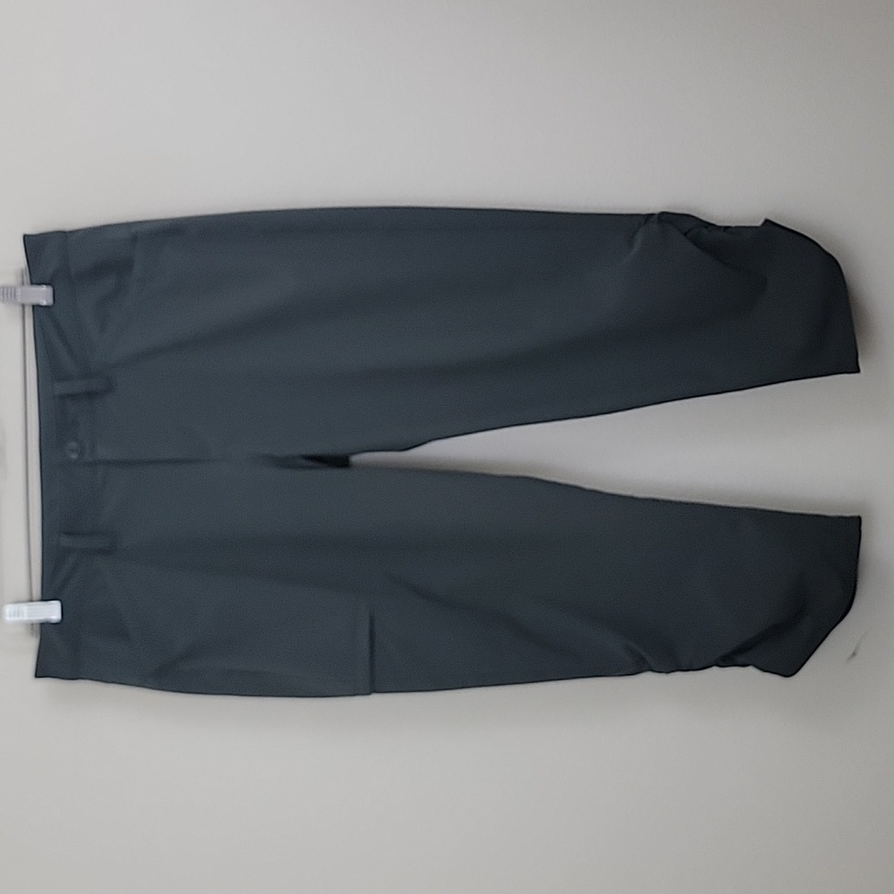 Eddie Bauer Dark Gray Capri Pants (Read Black or Dark Gray)   8
